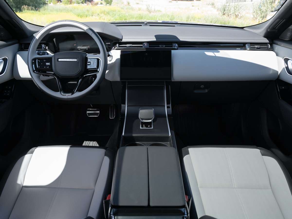 2026 Land Rover Range Rover Velar P340 Dynamic SE — photo 4