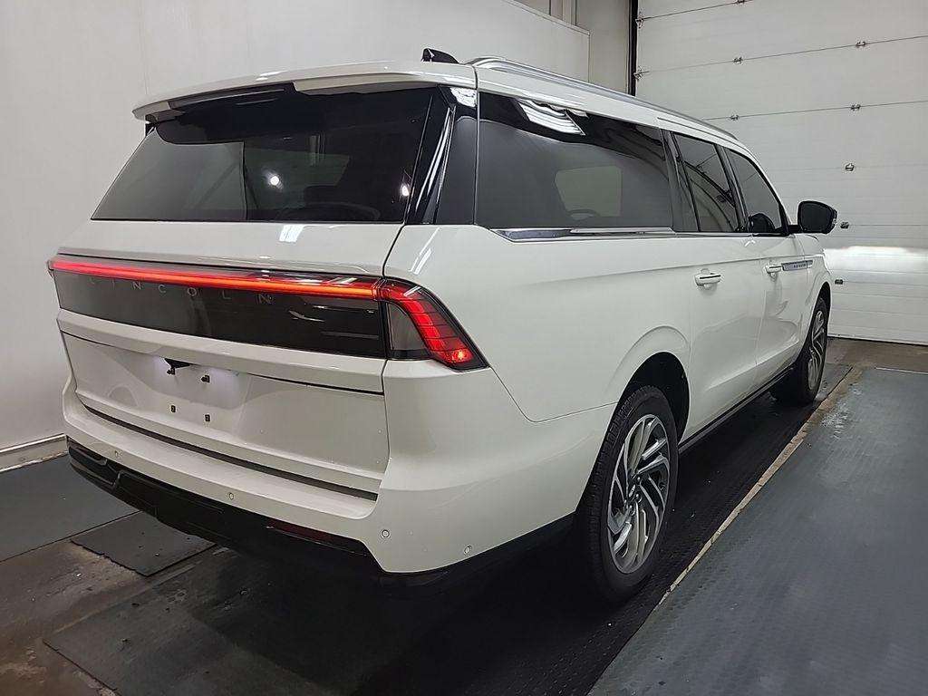 2025 Lincoln Navigator L Reserve — снимка 3