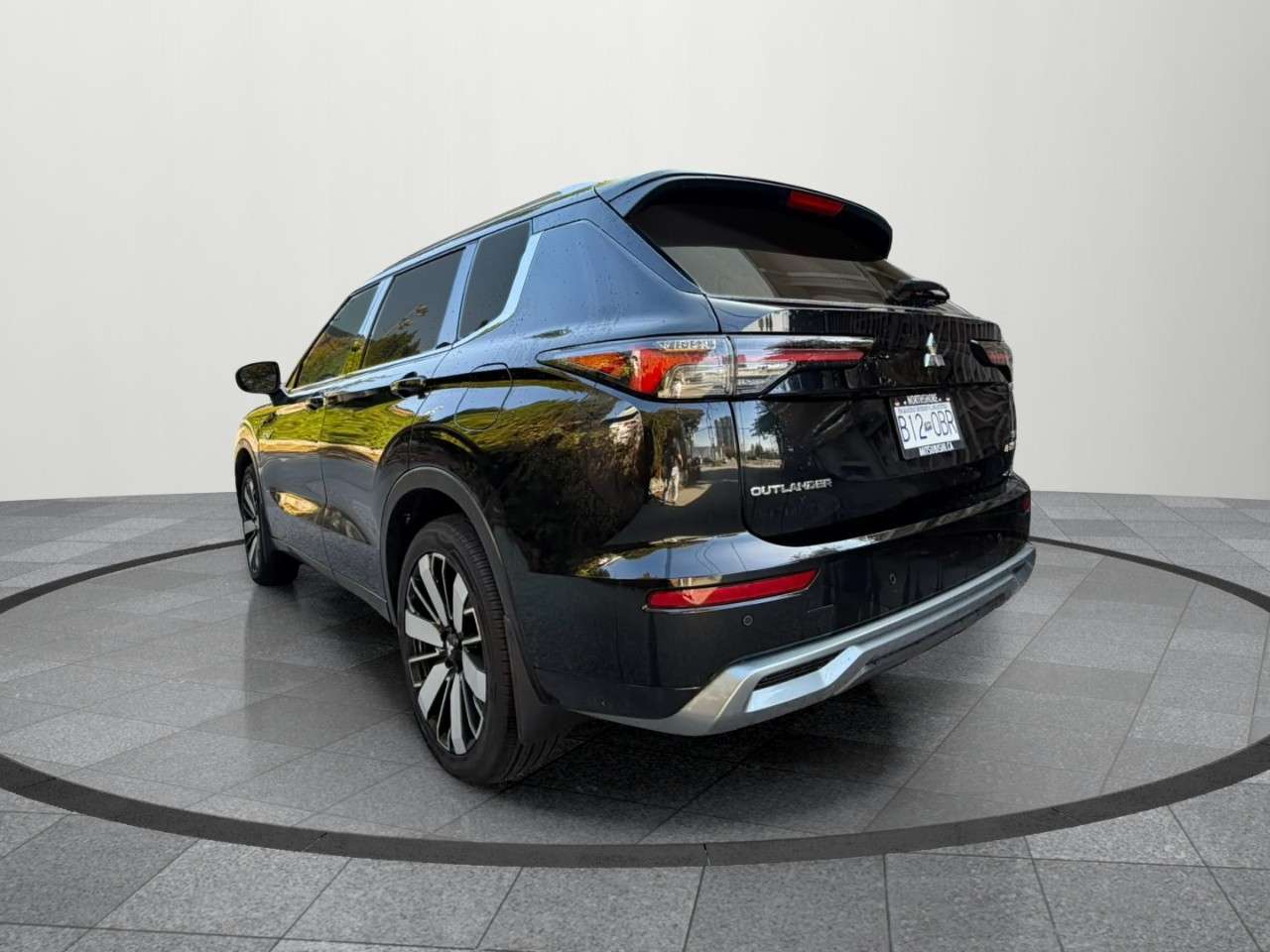 2026 Mitsubishi Outlander GT S-AWC — снимка 3