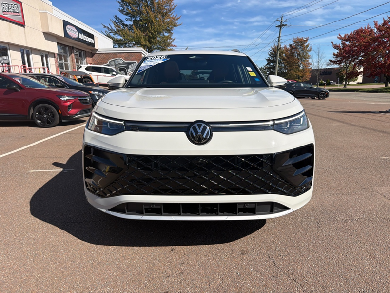 2026 Volkswagen Tiguan Highline Turbo R-Line  - $348 B/W — photo 2