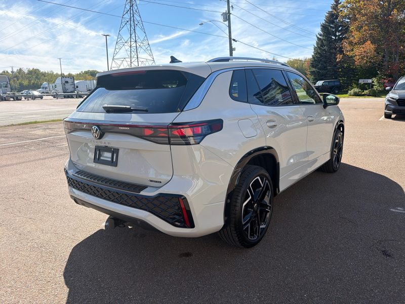 2026 Volkswagen Tiguan Highline Turbo R-Line  - $348 B/W — photo 5
