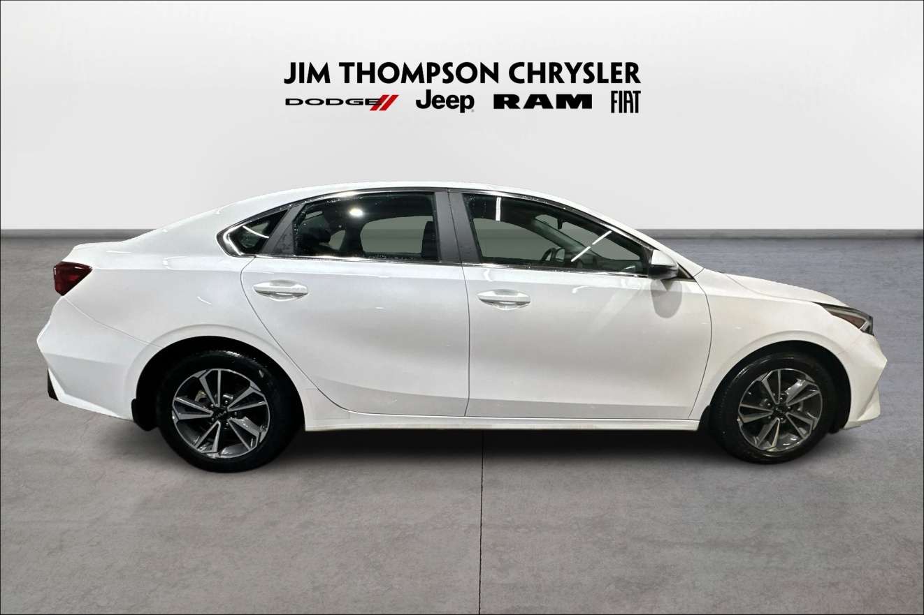 2024 Kia Forte EX  | Alloys BackUp Cam Heated Seats/Steering — снимка 4