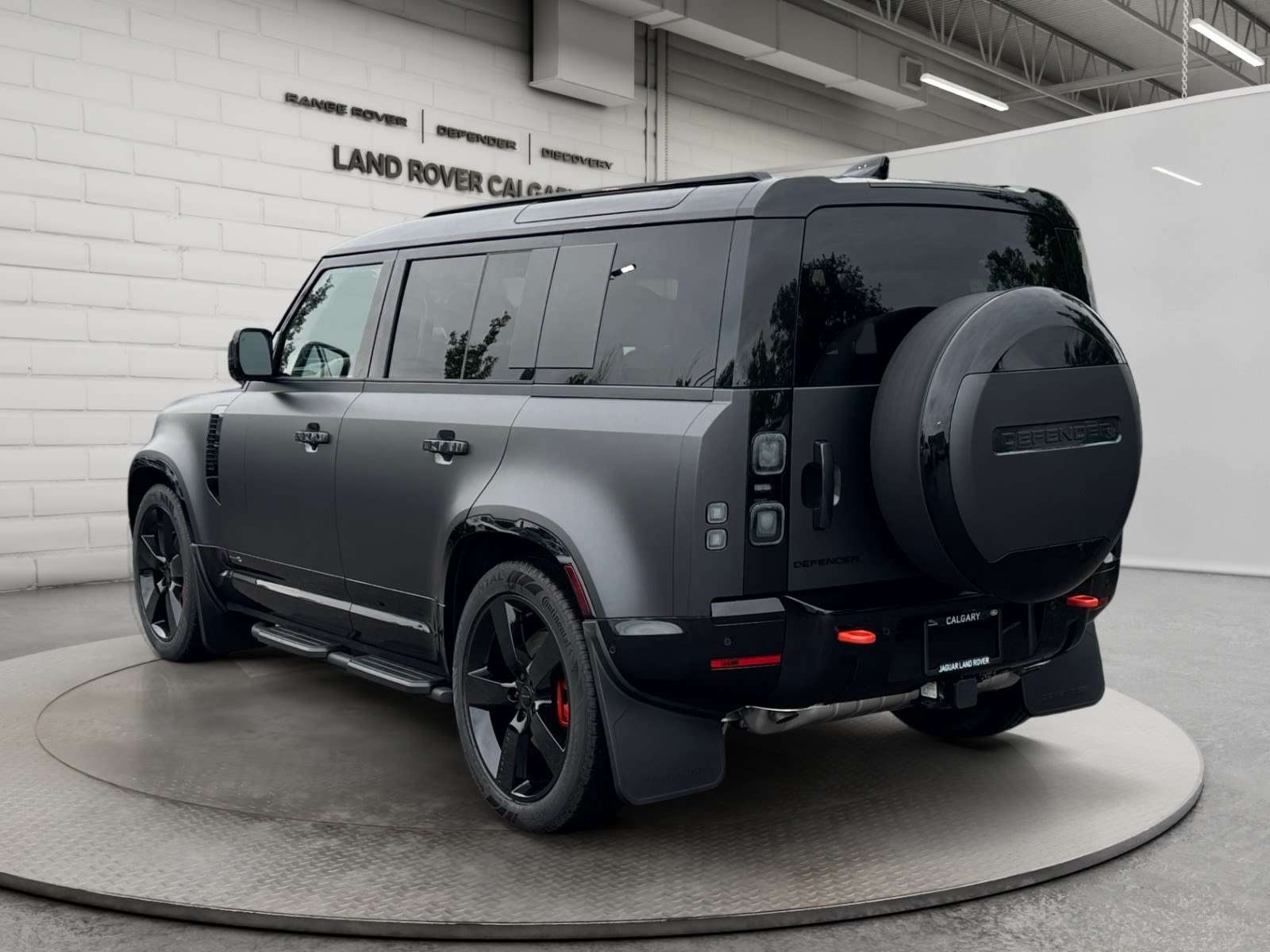 2026 Land Rover Defender 110 P400 X — photo 3