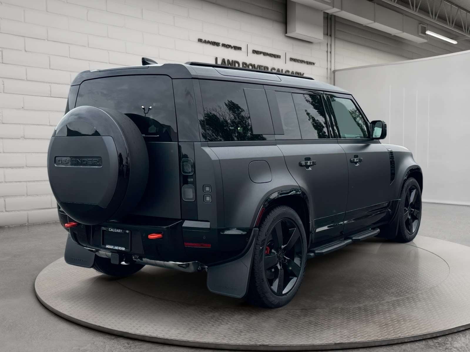 2026 Land Rover Defender 110 P400 X — photo 5