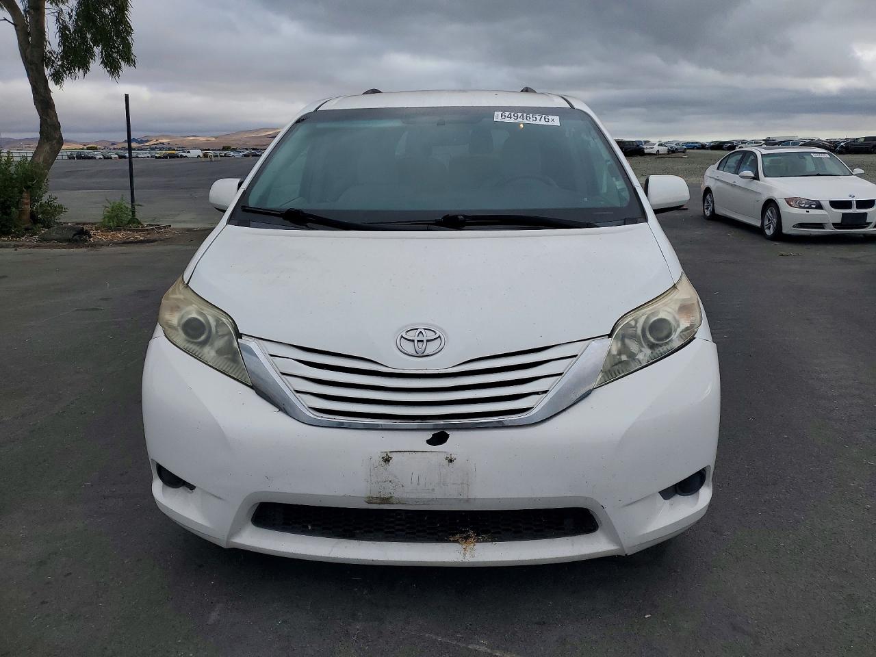 2015 TOYOTA SIENNA LE — снимка 5