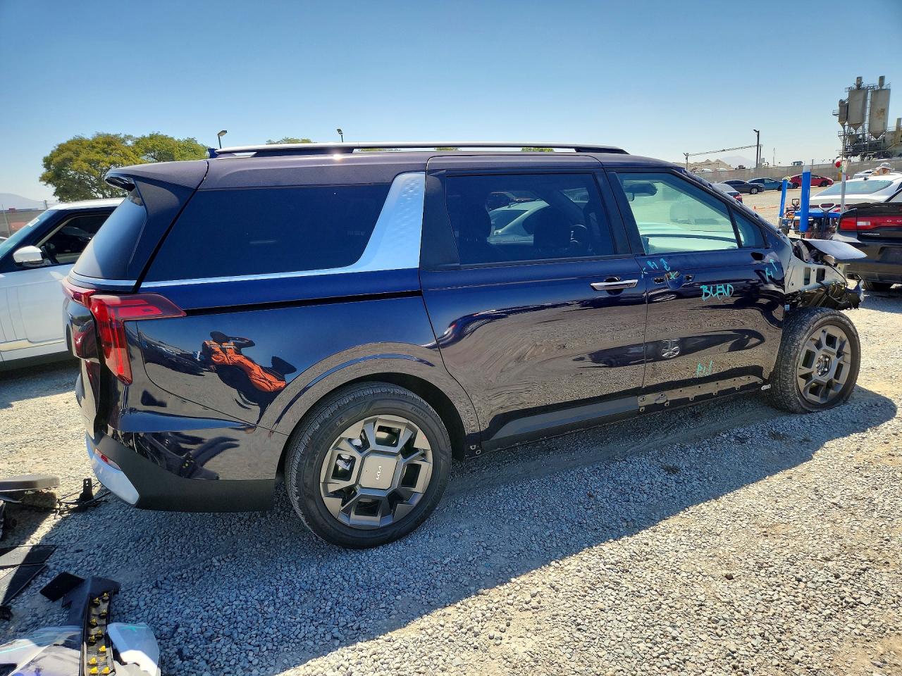 2026 KIA CARNIVAL EX — снимка 3
