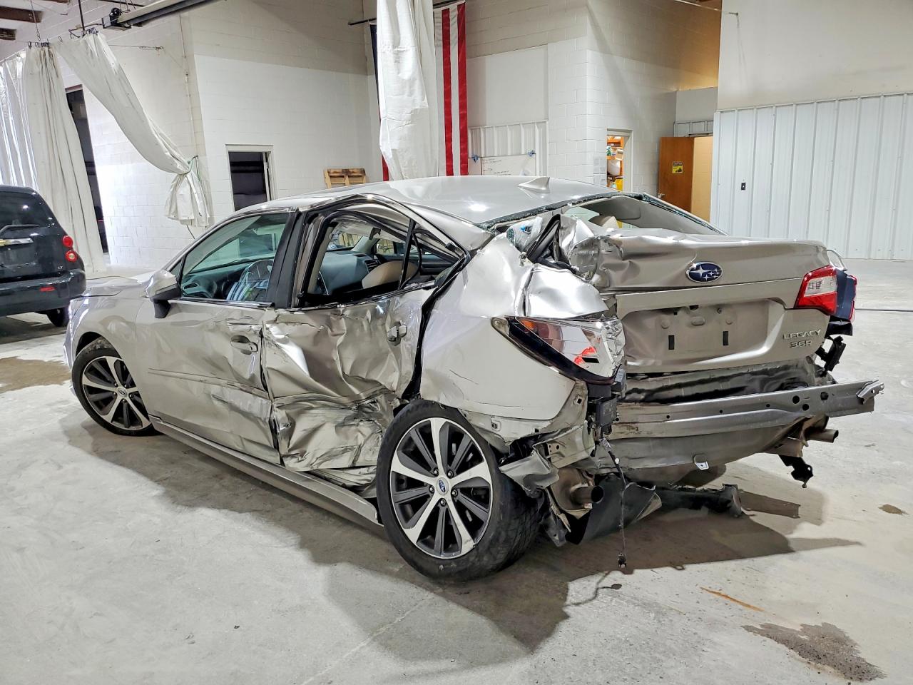 2019 SUBARU LEGACY 3.6R LIMITED — снимка 2