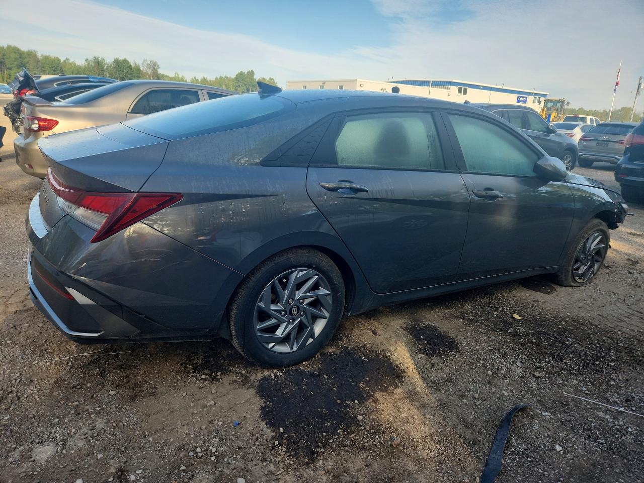 2025 HYUNDAI ELANTRA SEL SPORT — снимка 3