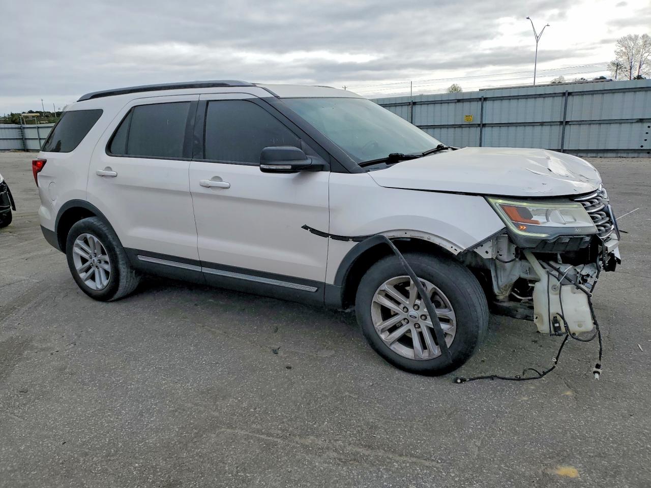 2017 FORD EXPLORER XLT — снимка 4