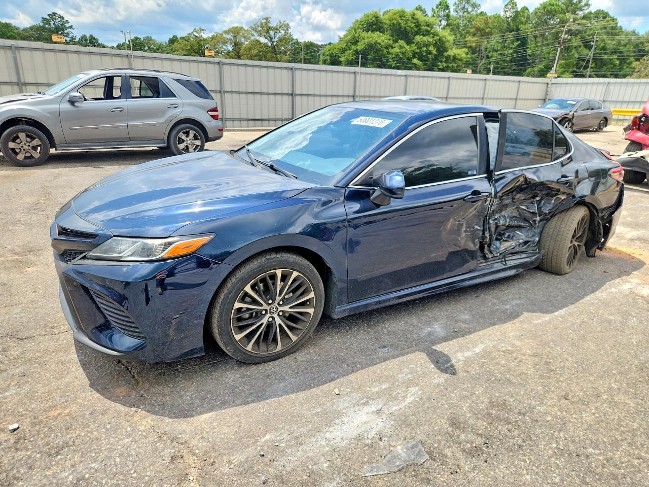 2018 TOYOTA CAMRY SE