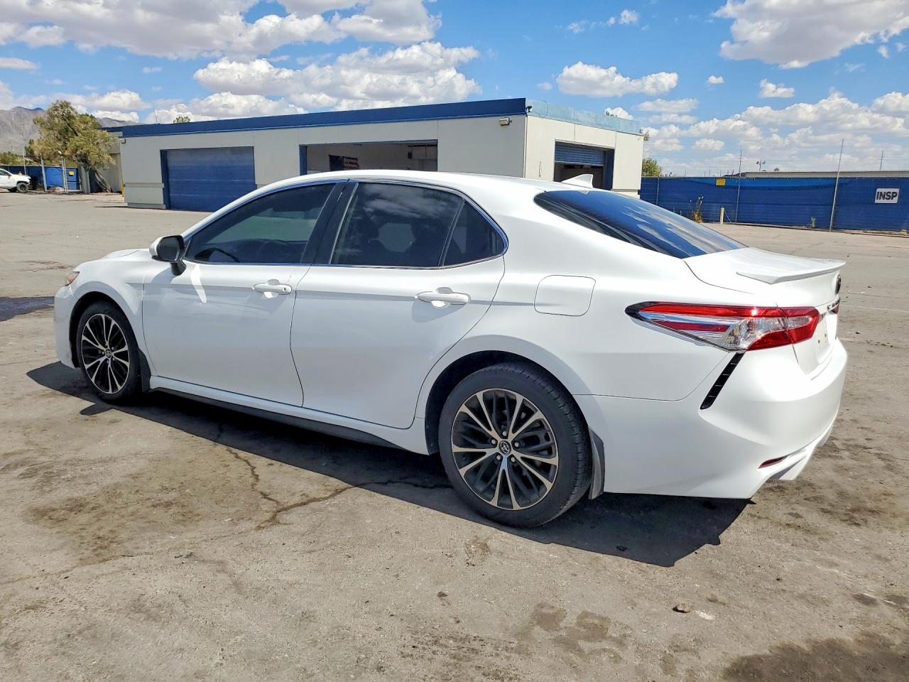 2020 TOYOTA CAMRY SE — снимка 2