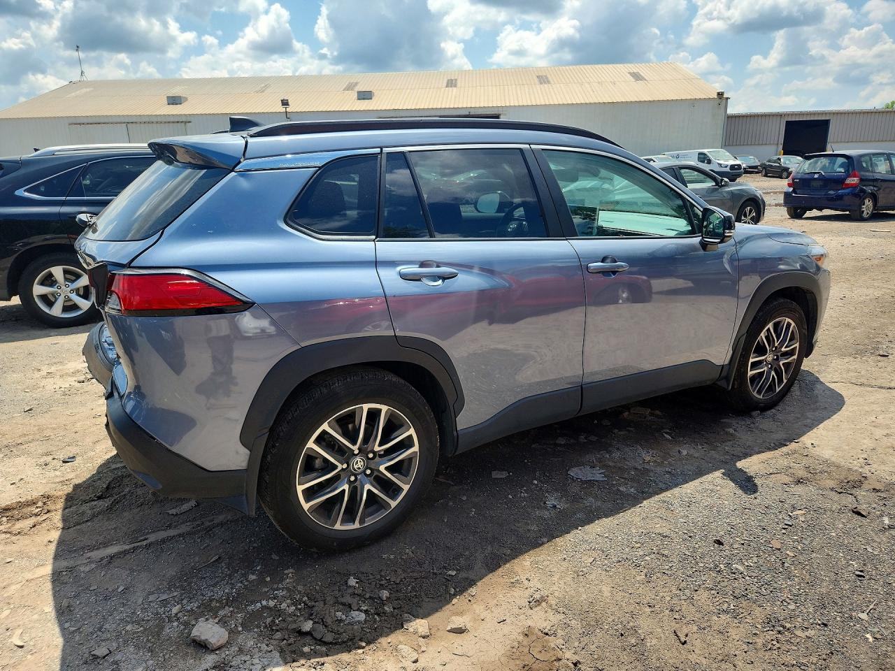2026 TOYOTA COROLLA CROSS XLE — снимка 3