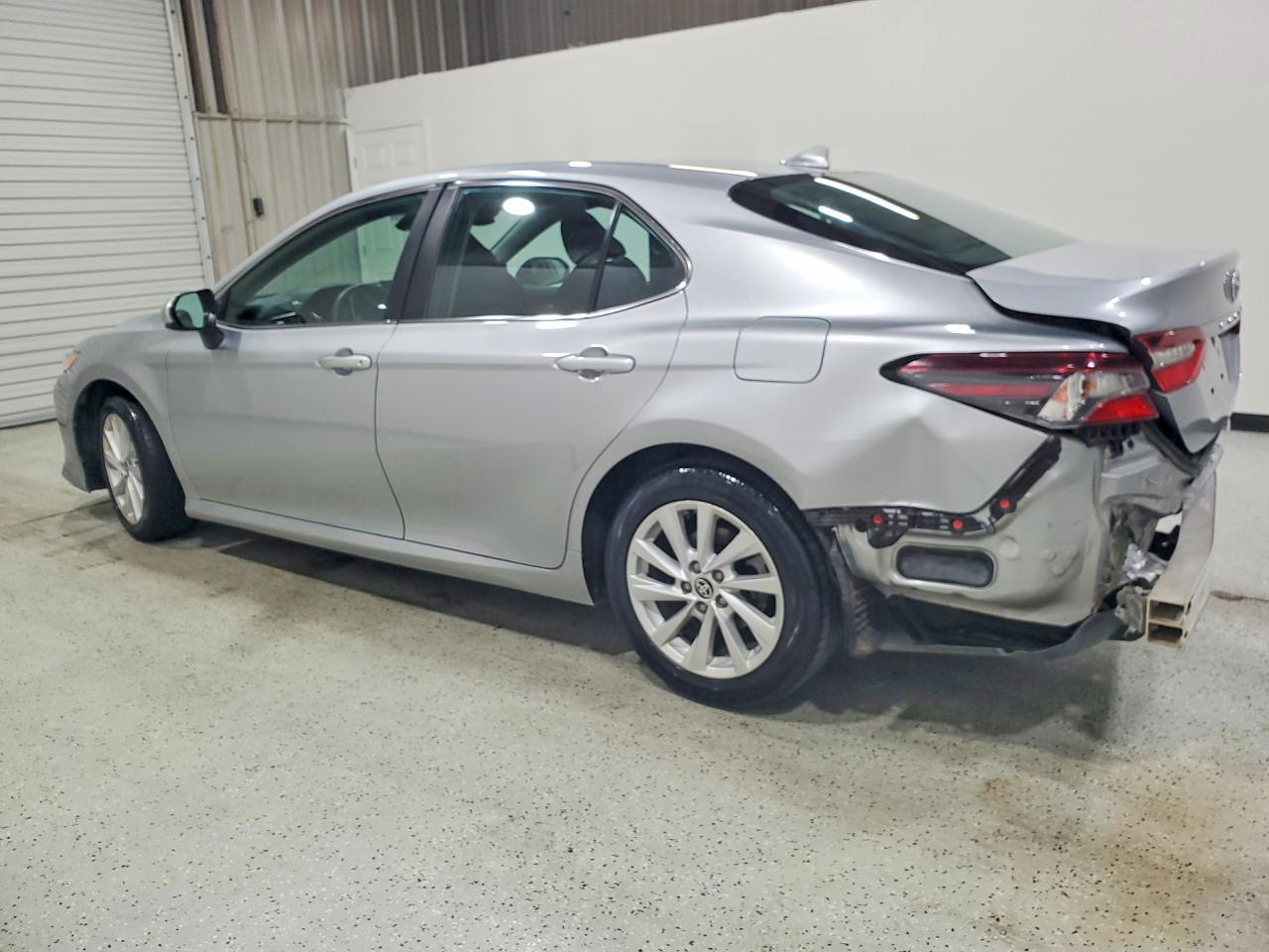2021 TOYOTA CAMRY LE — снимка 2