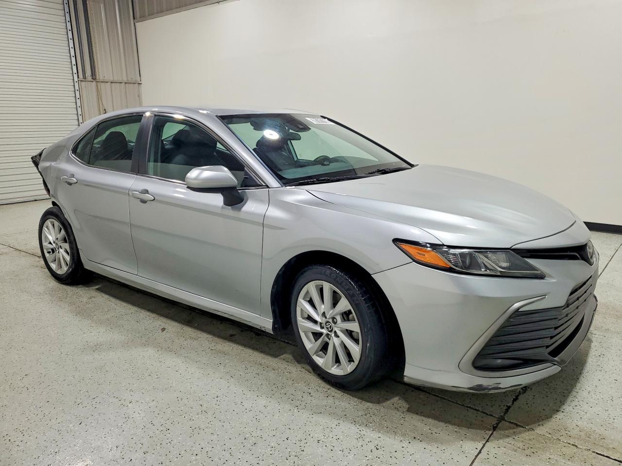 2021 TOYOTA CAMRY LE — снимка 4