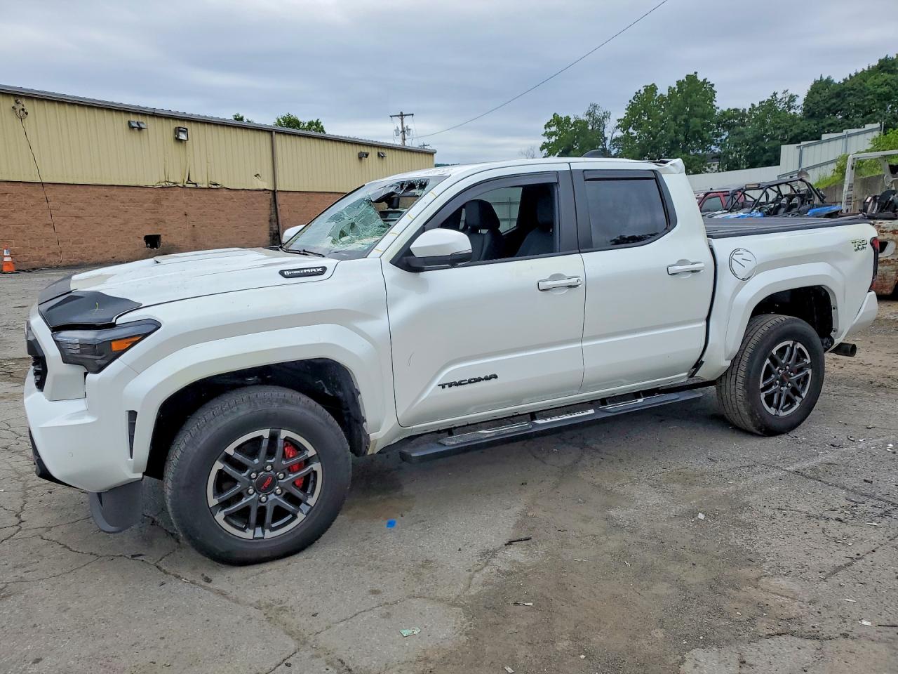 2025 TOYOTA TACOMA TRD SPORT HV