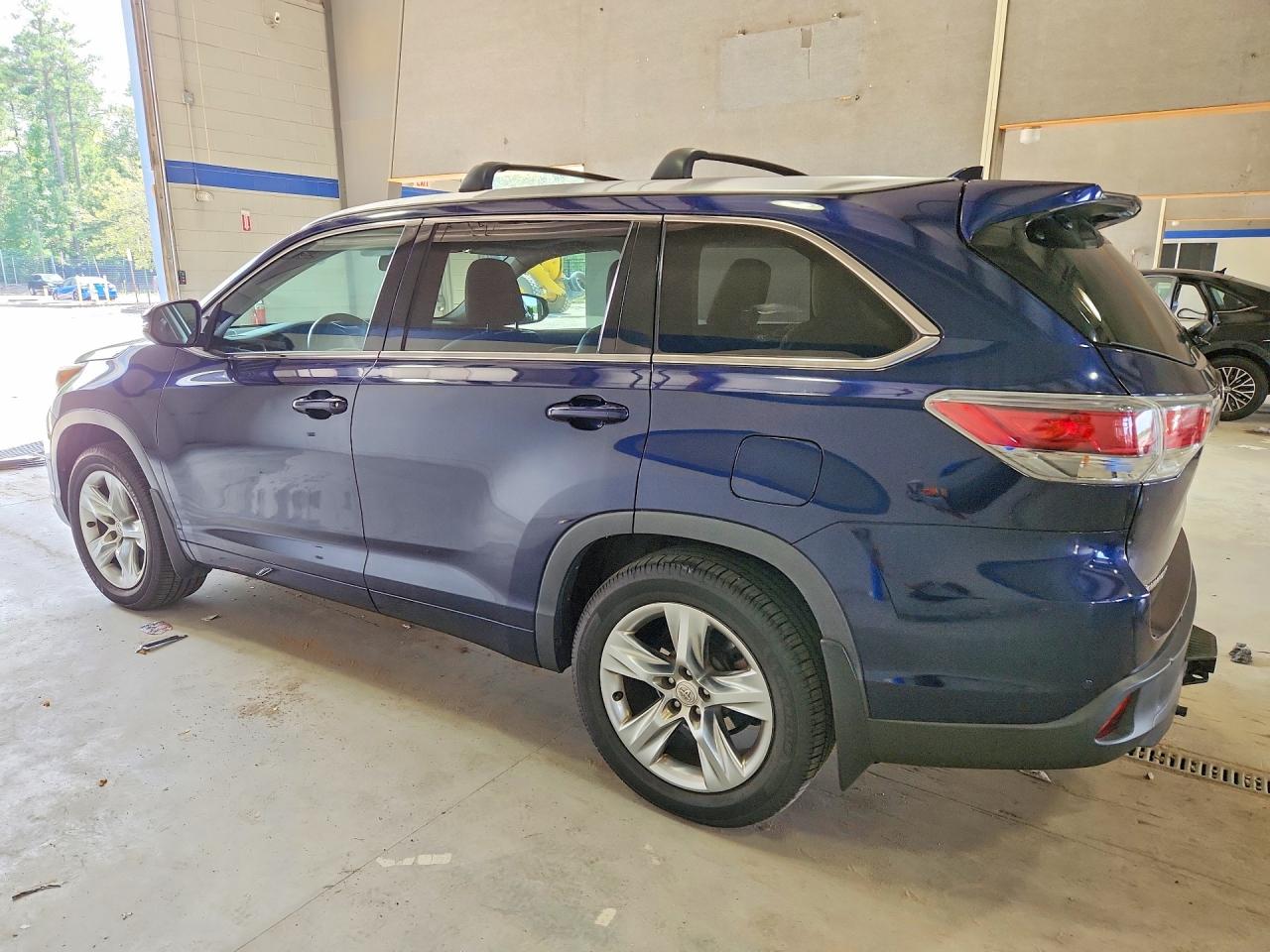 2015 TOYOTA HIGHLANDER LIMITED PLATINUM — снимка 2