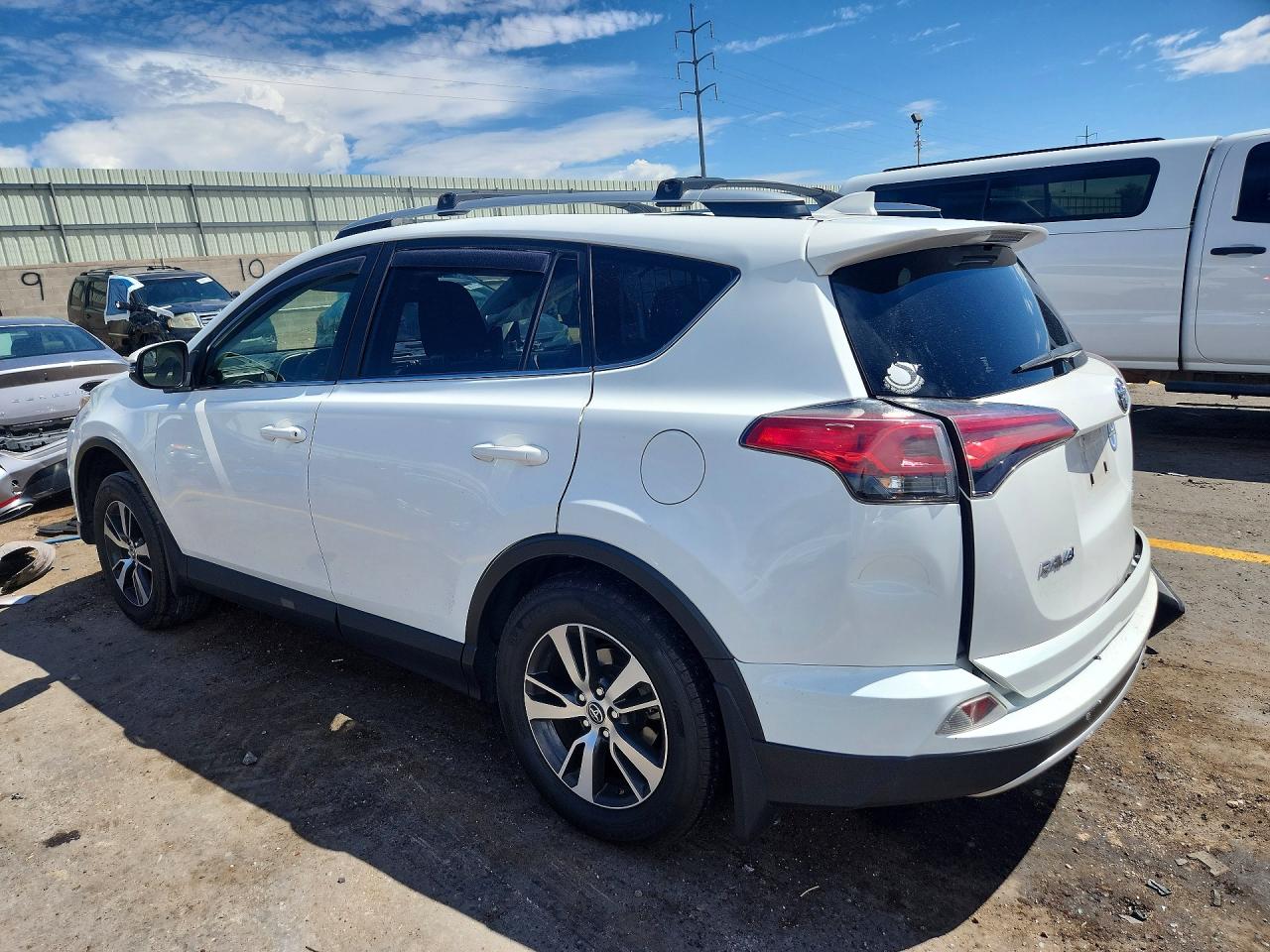 2016 TOYOTA RAV4 XLE — снимка 2