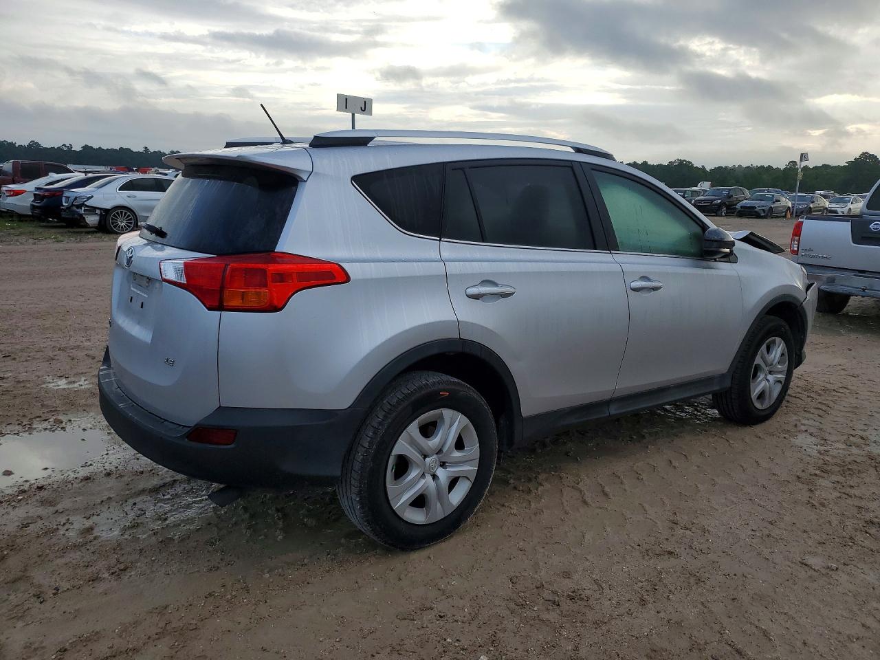 2015 TOYOTA RAV4 LE — снимка 3