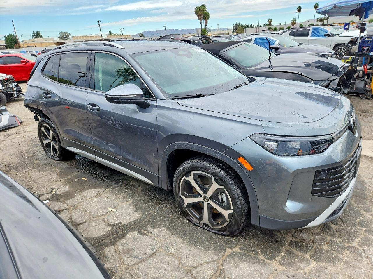 2026 VOLKSWAGEN TIGUAN SE — photo 4