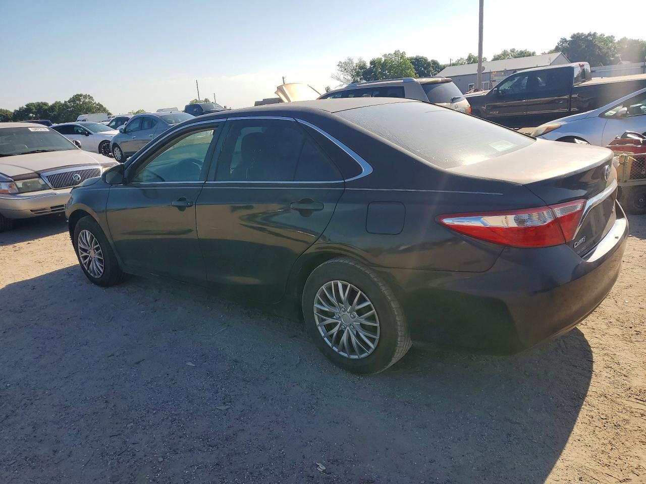 2015 TOYOTA CAMRY LE — снимка 2