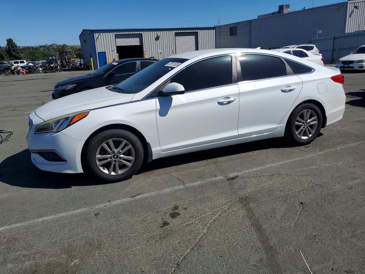 2017 HYUNDAI SONATA SE