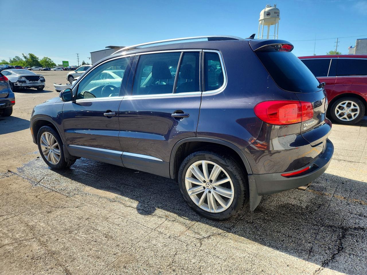 2016 VOLKSWAGEN TIGUAN S/SE/SEL/R-LINE — снимка 2