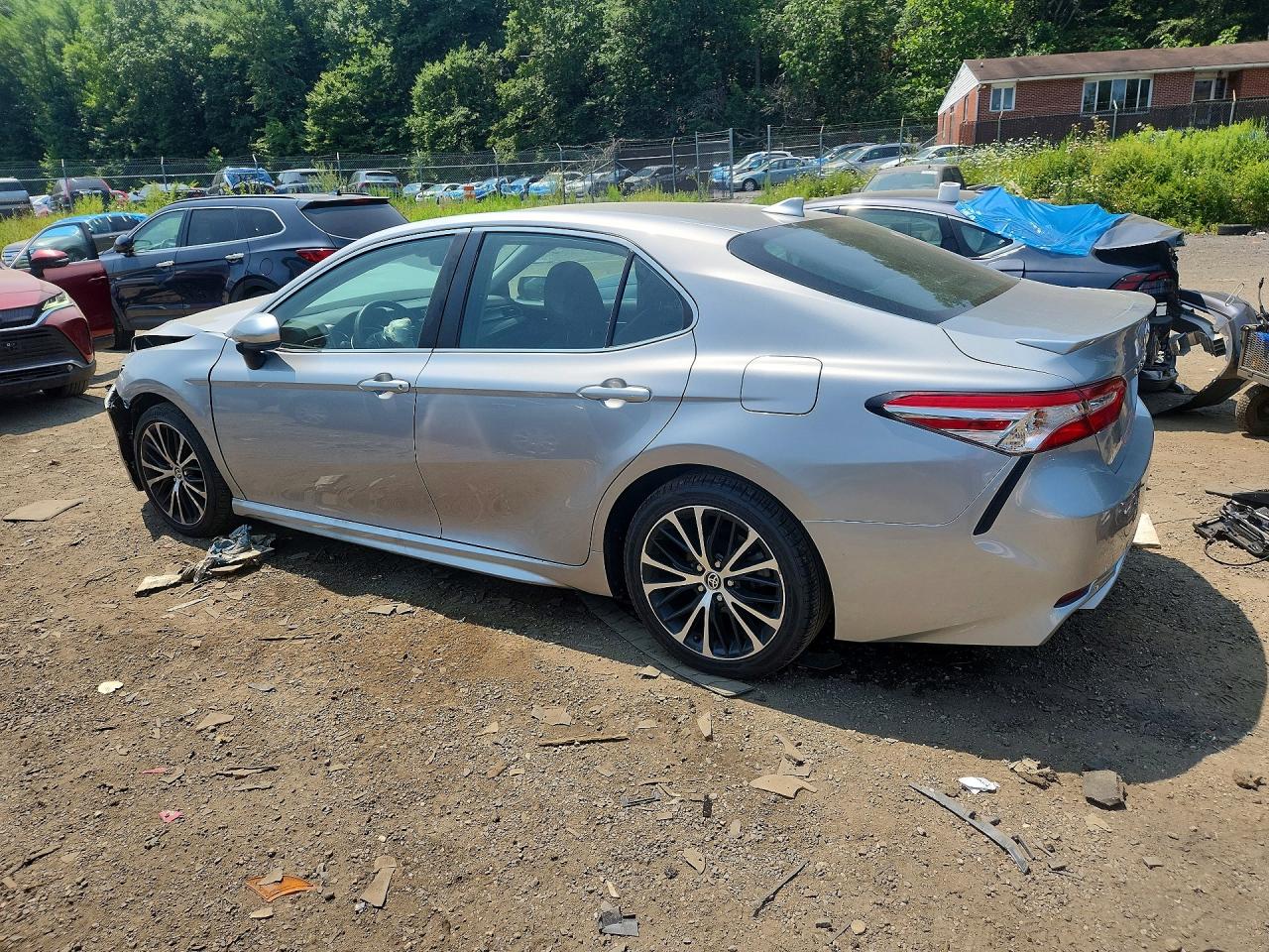 2020 TOYOTA CAMRY SE — снимка 2
