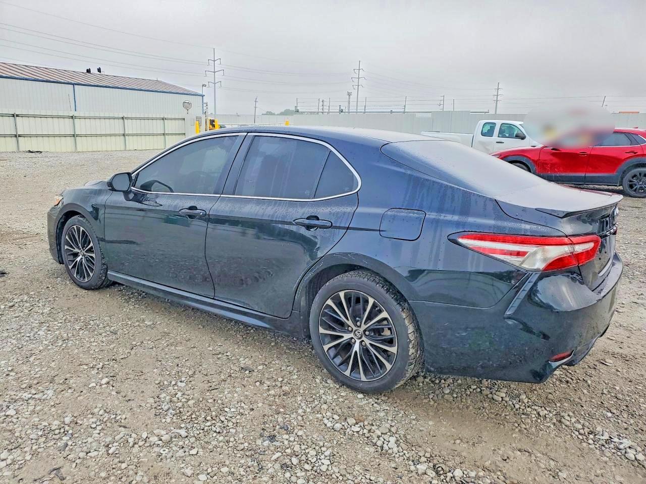 2018 TOYOTA CAMRY SE — снимка 2