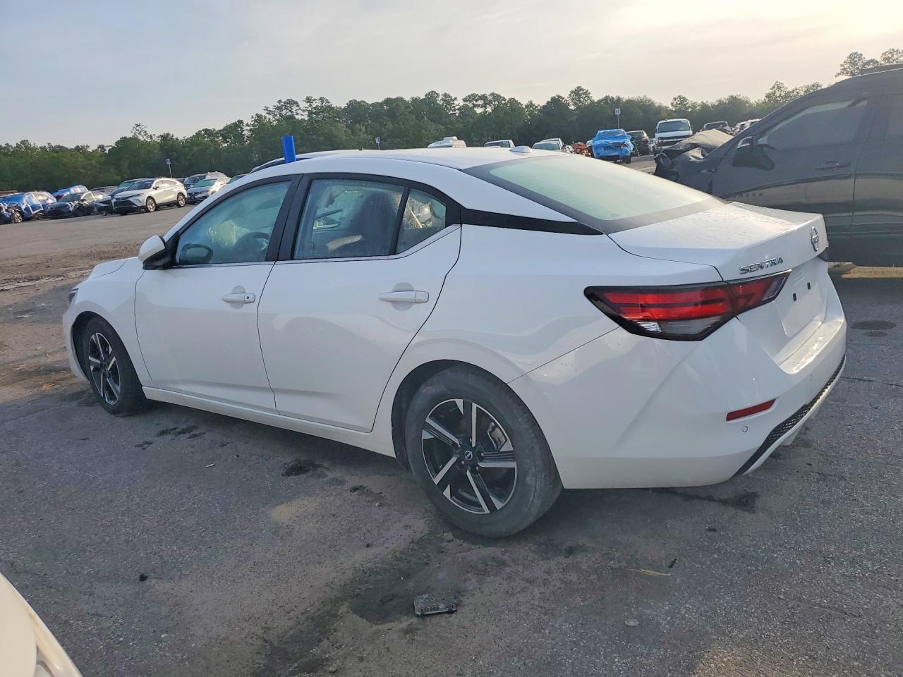 2025 NISSAN SENTRA SV — снимка 2