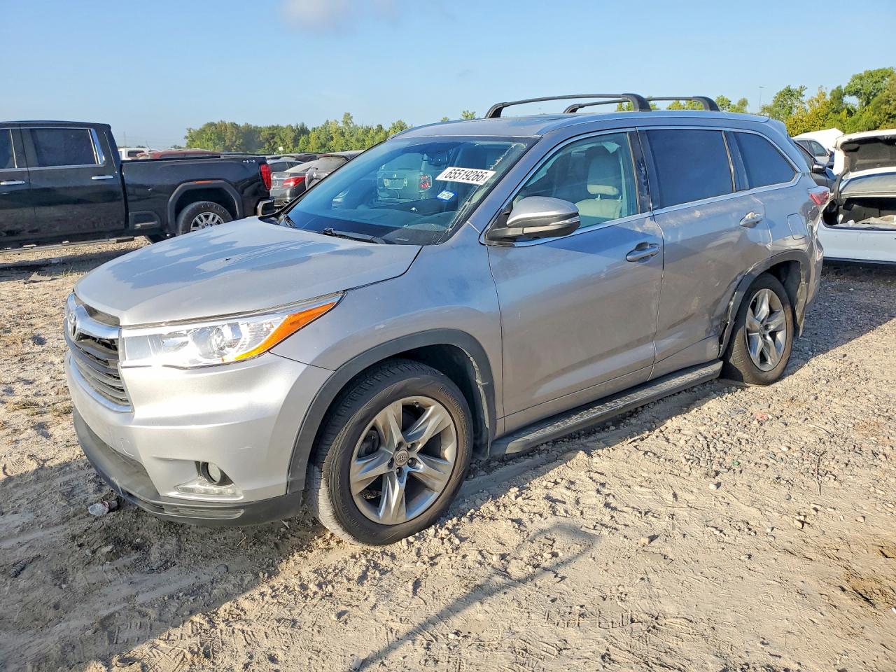 2015 TOYOTA HIGHLANDER LIMITED