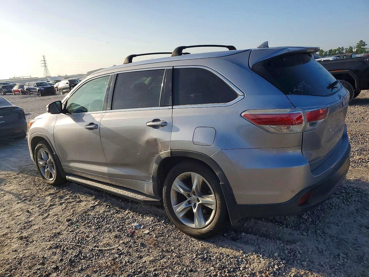 2015 TOYOTA HIGHLANDER LIMITED — снимка 2