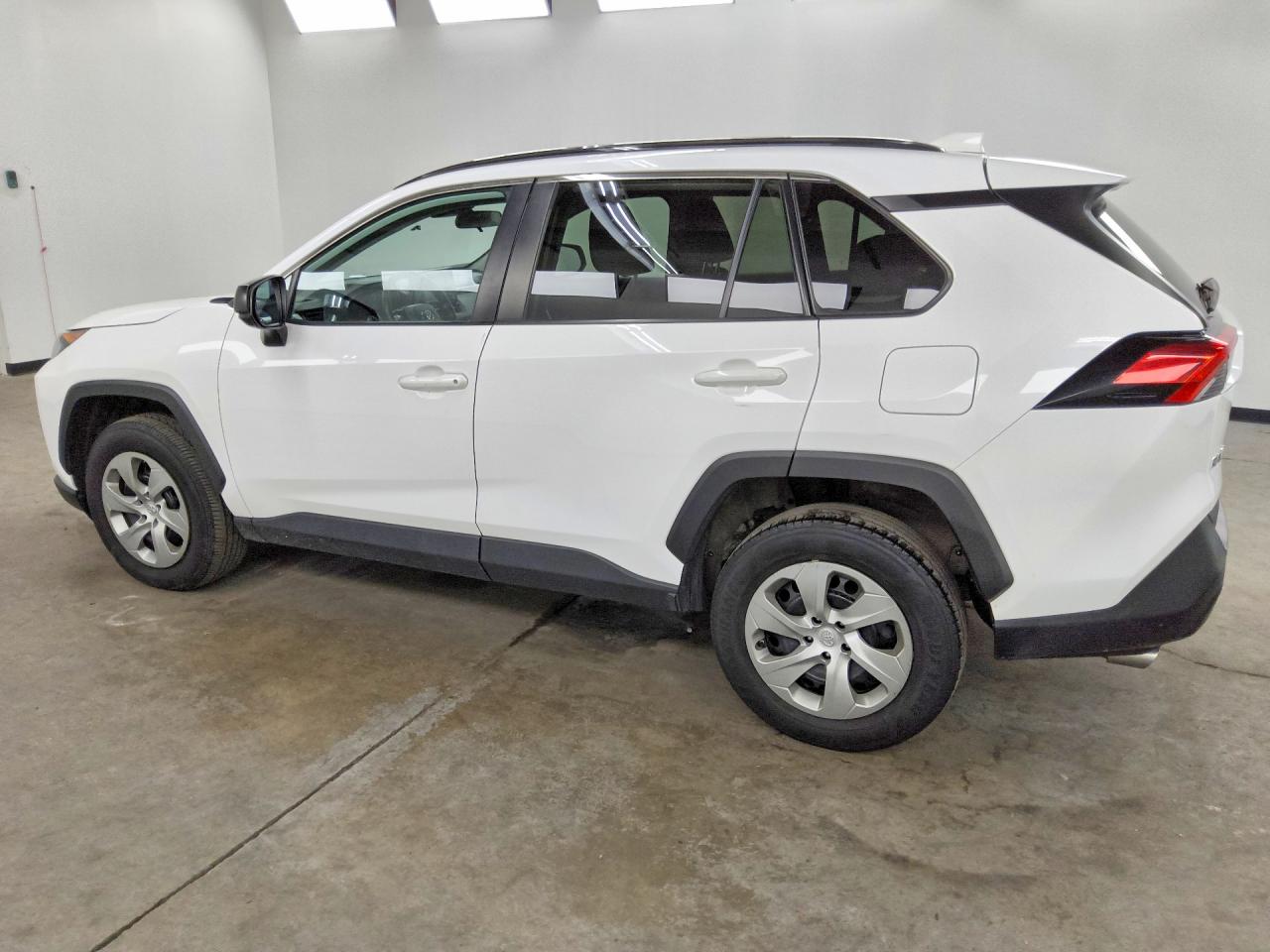2021 TOYOTA RAV4 LE — снимка 2