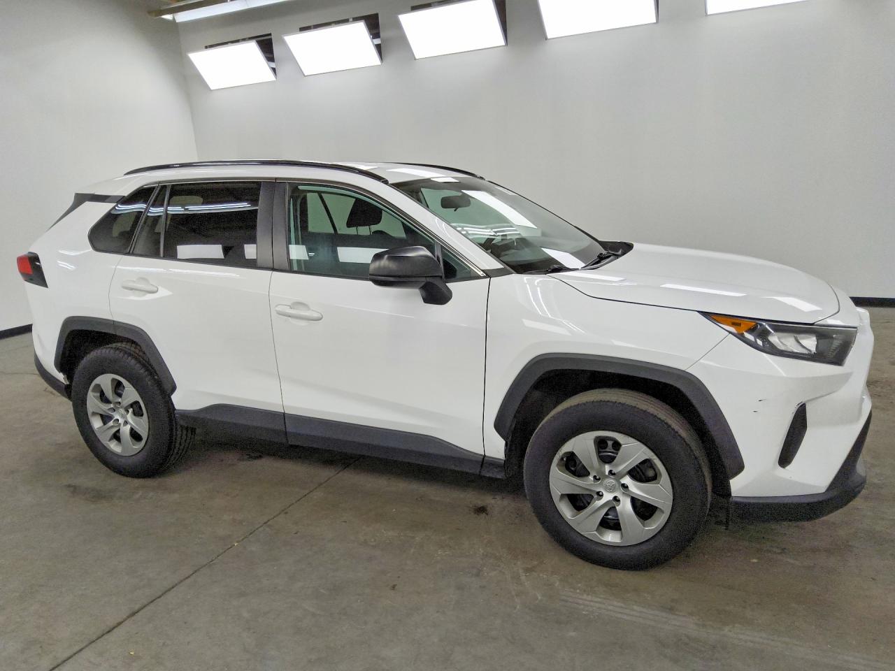 2021 TOYOTA RAV4 LE — снимка 4
