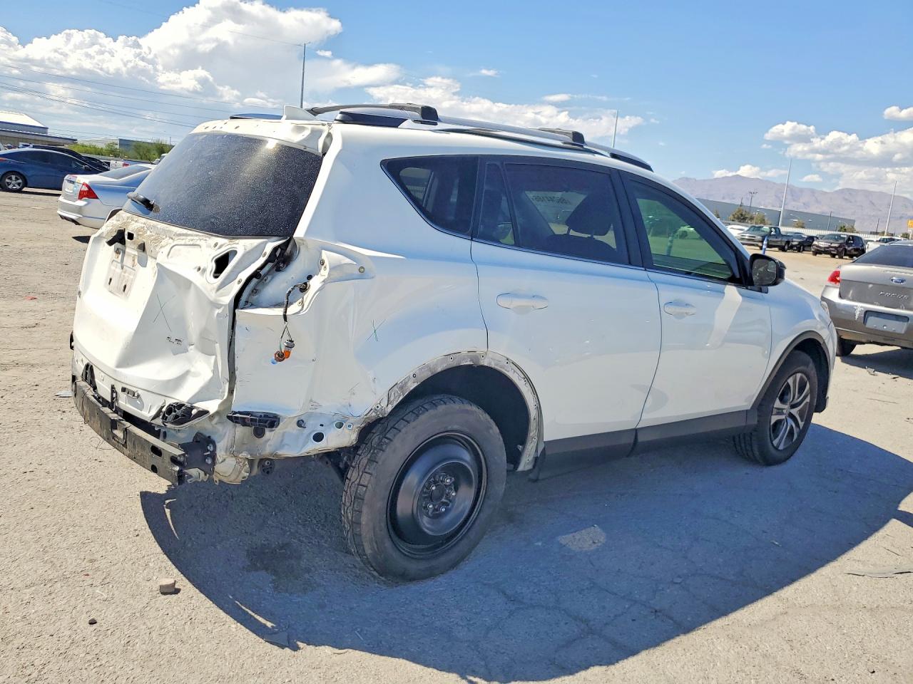 2016 TOYOTA RAV4 LE — снимка 3