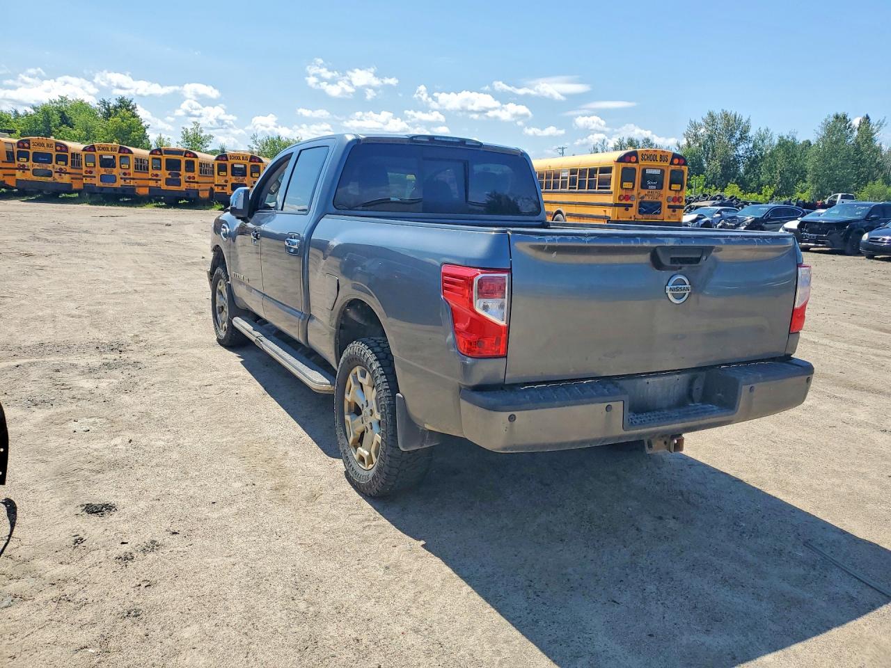 2017 NISSAN TITAN — снимка 2