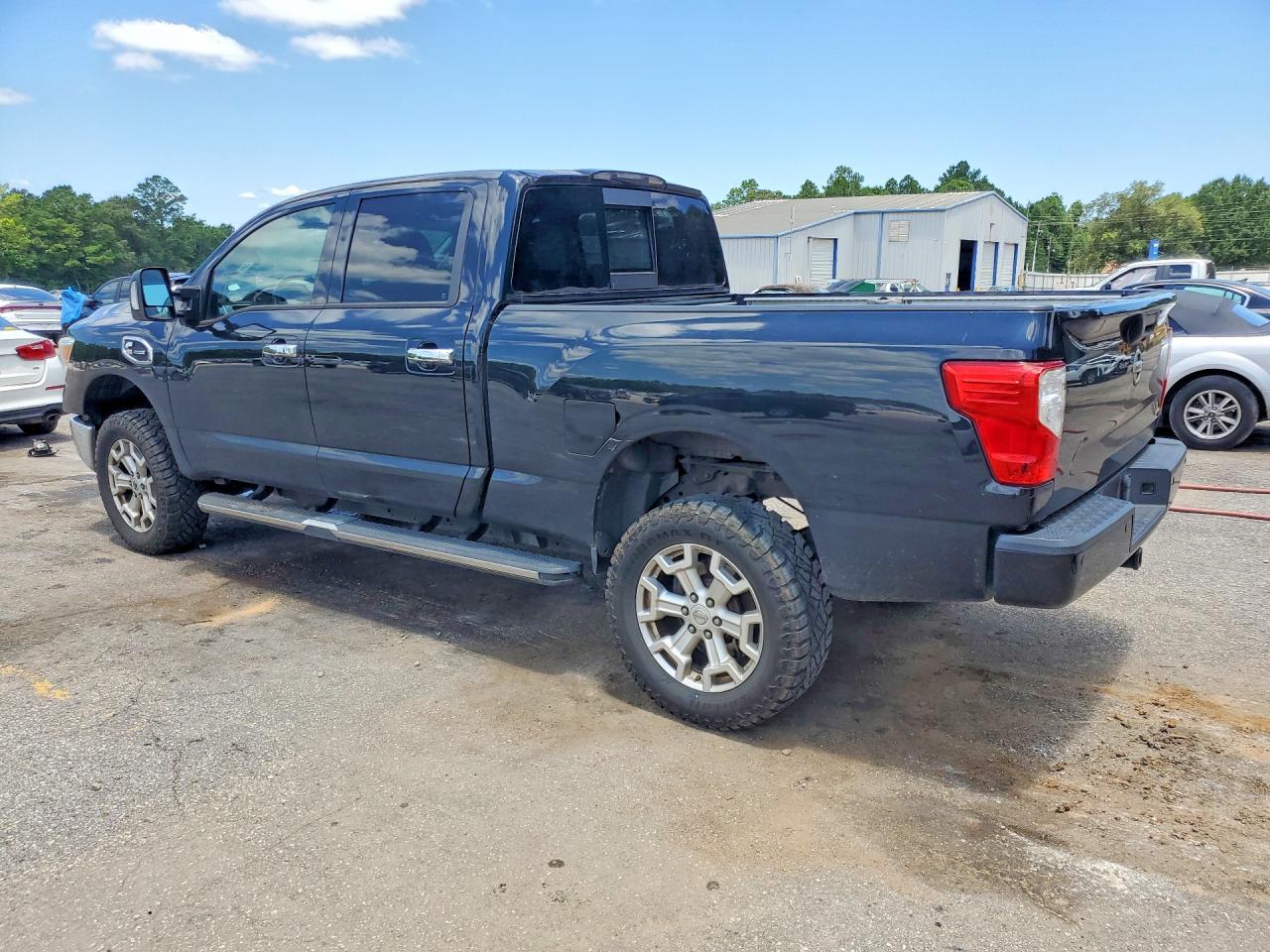 2018 NISSAN TITAN XD SV — снимка 2