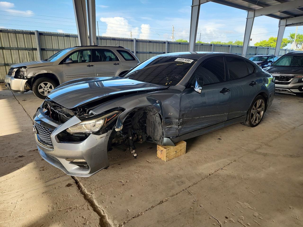 2017 INFINITI Q70 3.7