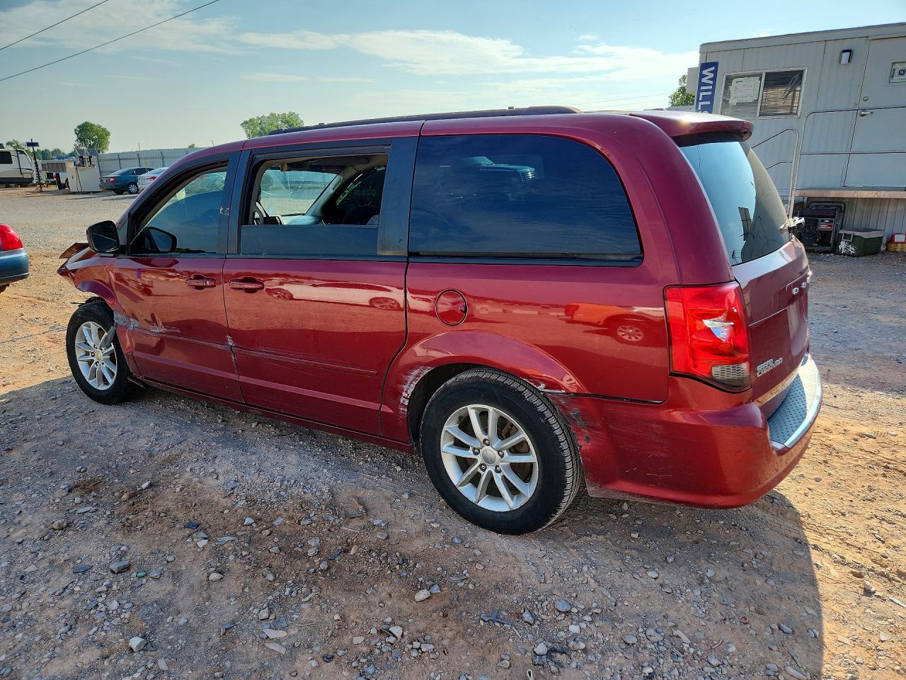 2015 DODGE GRAND CARAVAN SXT — снимка 2