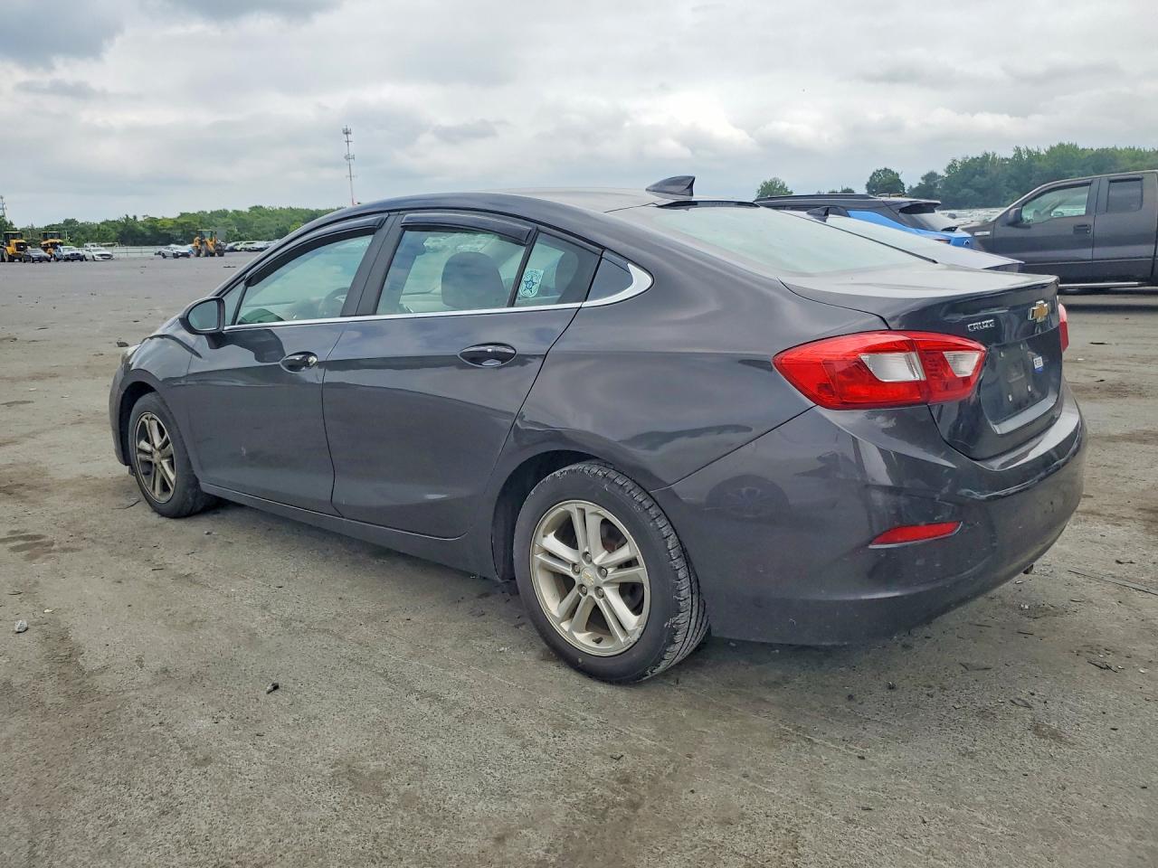 2017 CHEVROLET CRUZE LT — снимка 2