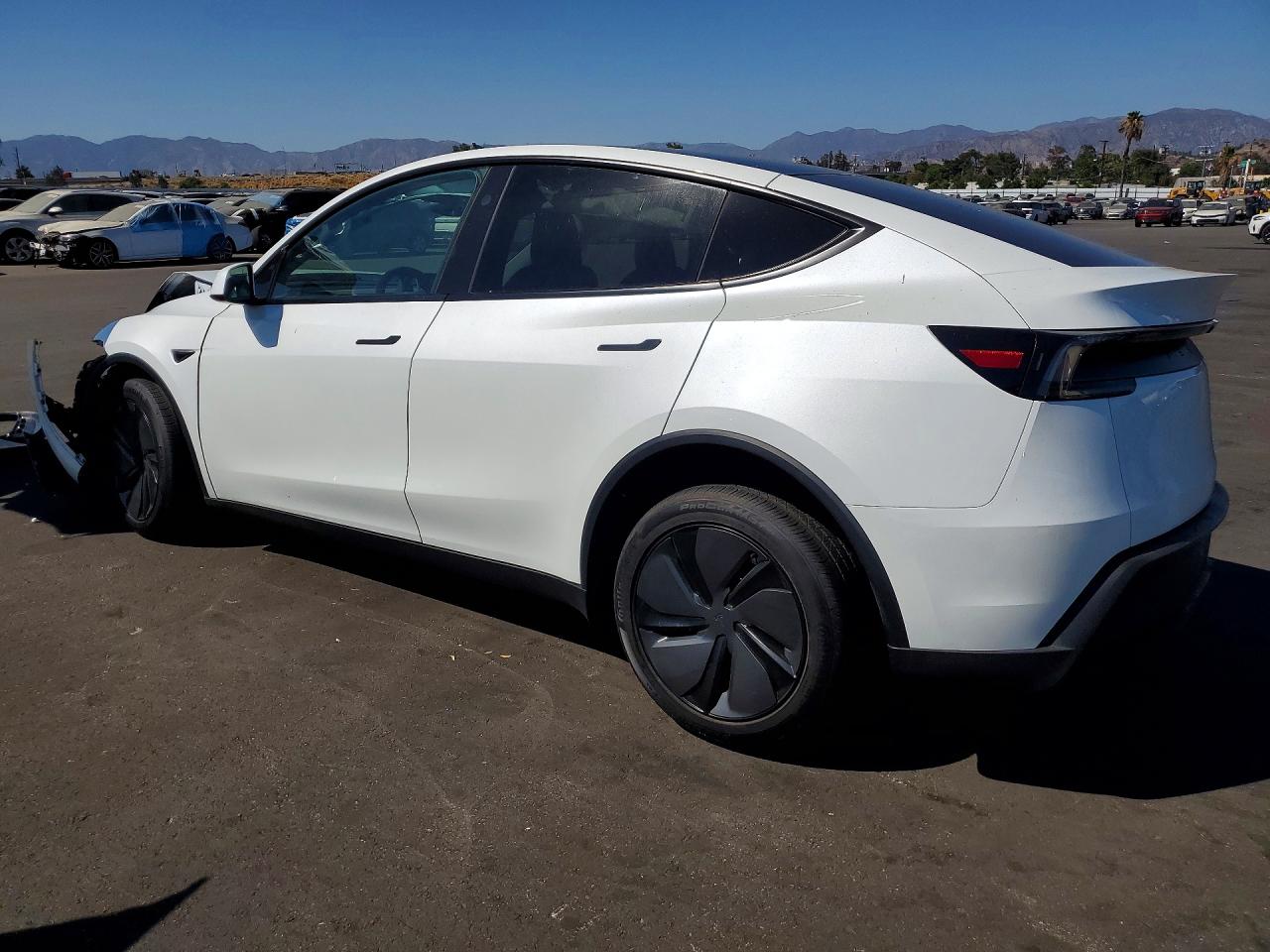 2026 TESLA MODEL Y — снимка 2