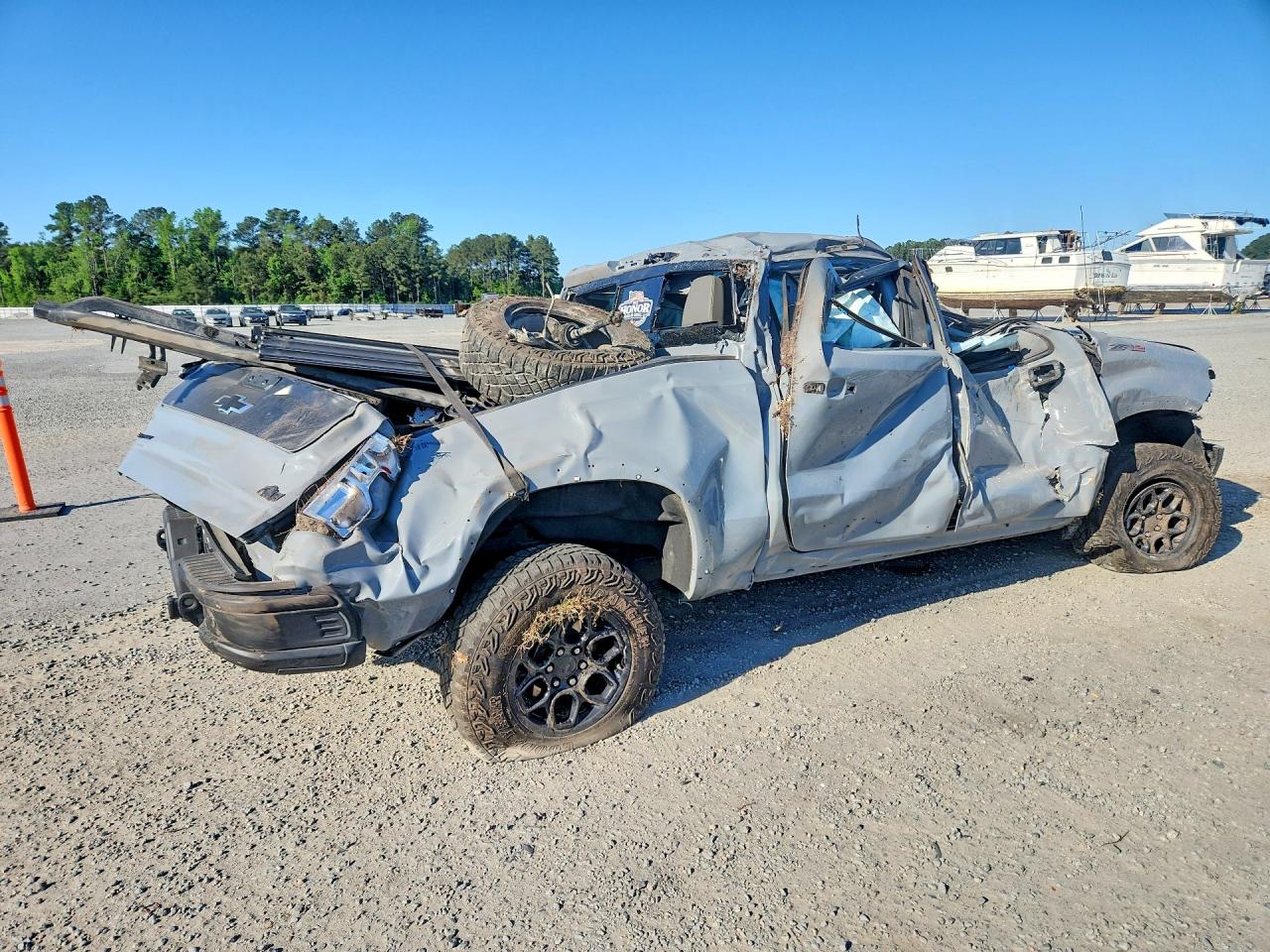 2025 CHEVROLET SILVERADO K1500 ZR2 — снимка 3