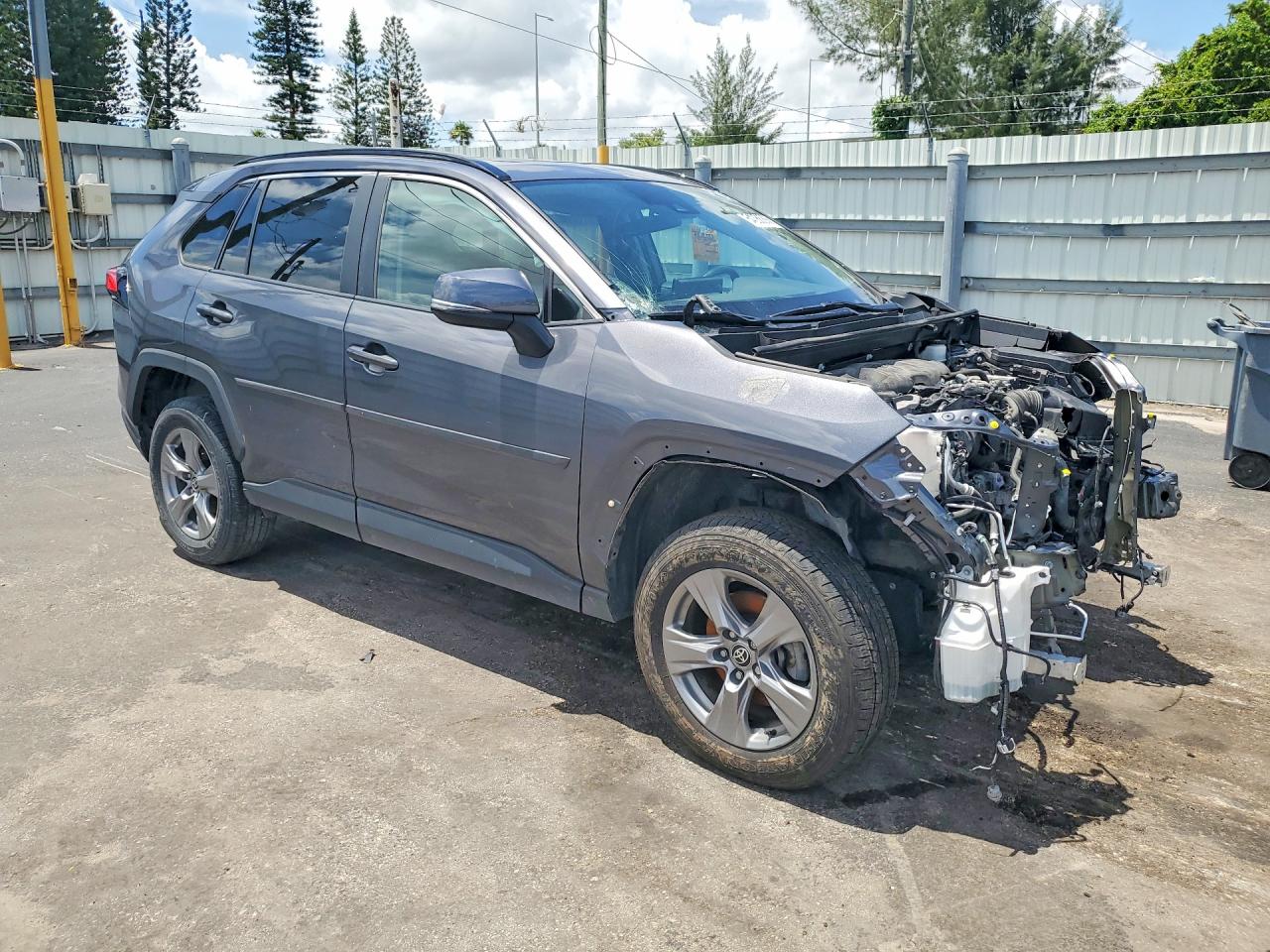 2022 TOYOTA RAV4 XLE — снимка 4