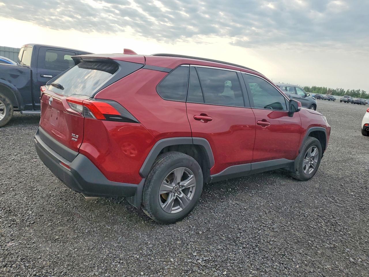 2024 TOYOTA RAV4 XLE — снимка 3