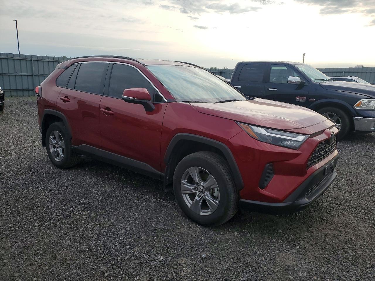 2024 TOYOTA RAV4 XLE — снимка 4