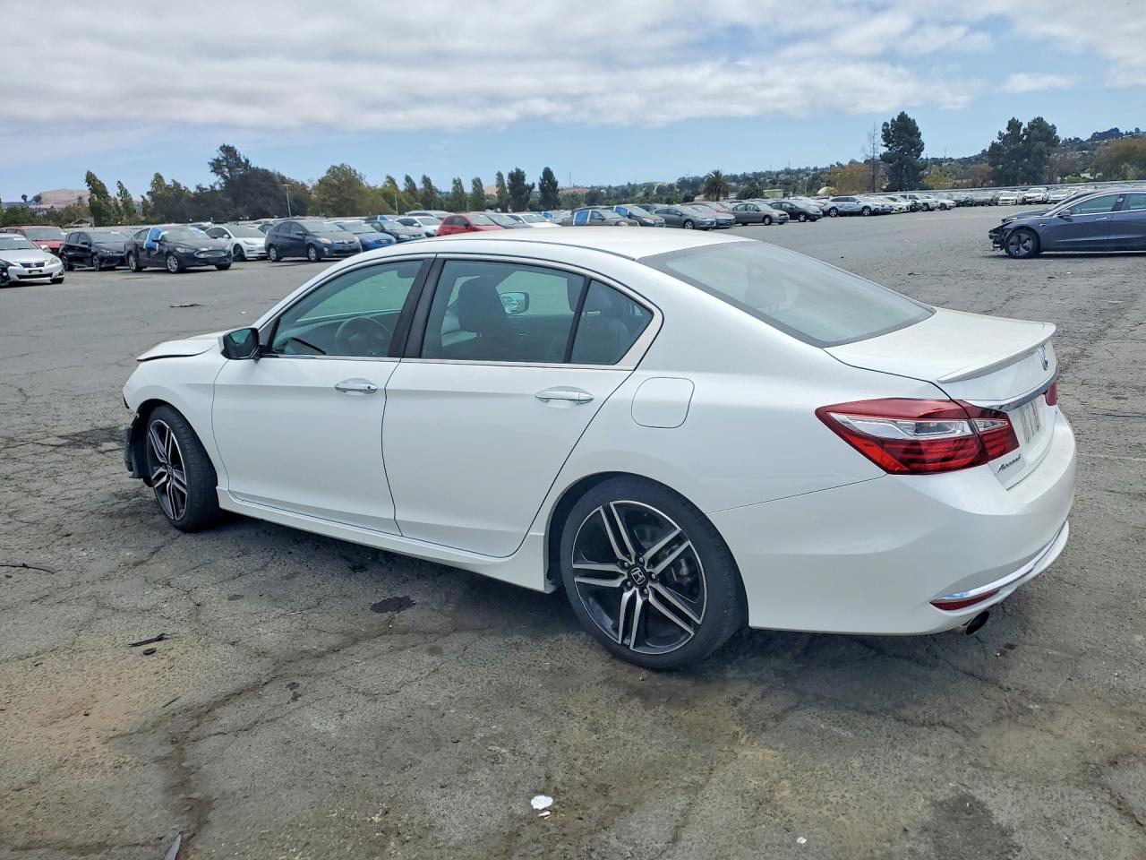 2017 HONDA ACCORD SPORT — снимка 2
