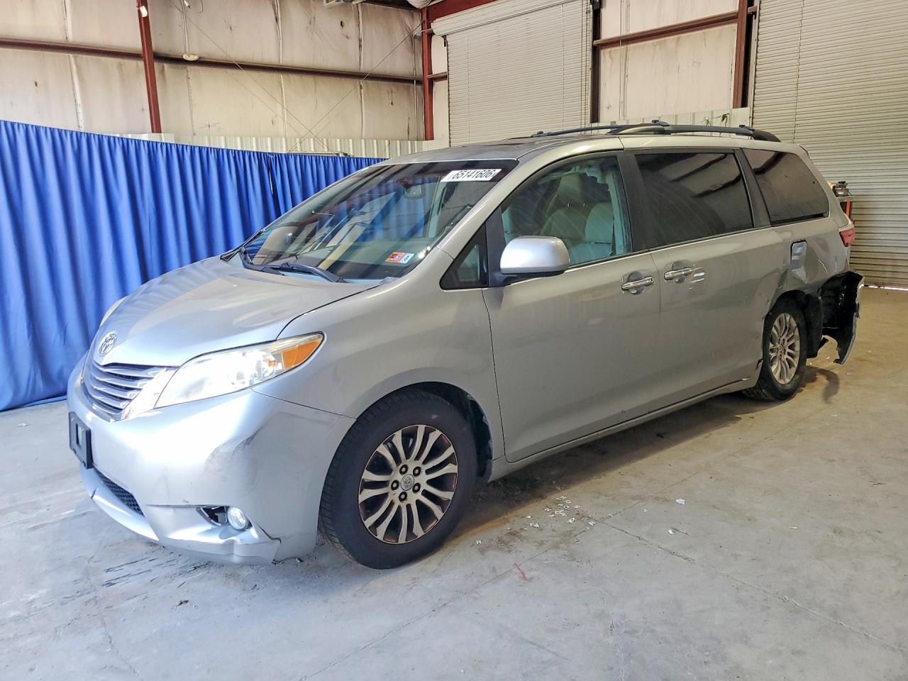 2015 TOYOTA SIENNA XLE 8-PASSENGER