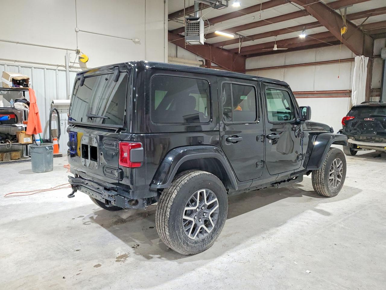 2026 JEEP WRANGLER SAHARA — снимка 3