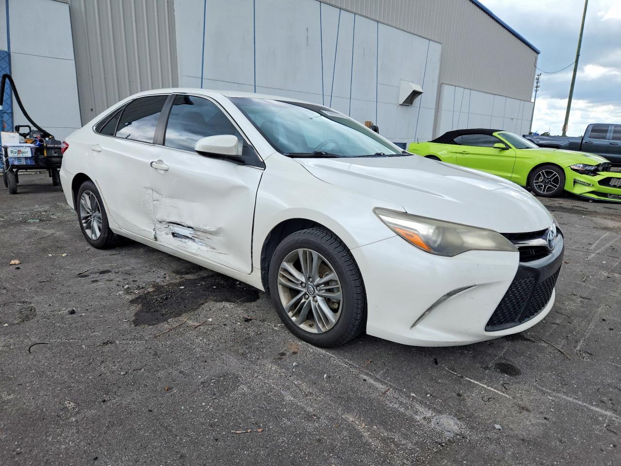 2017 TOYOTA CAMRY SE — снимка 4