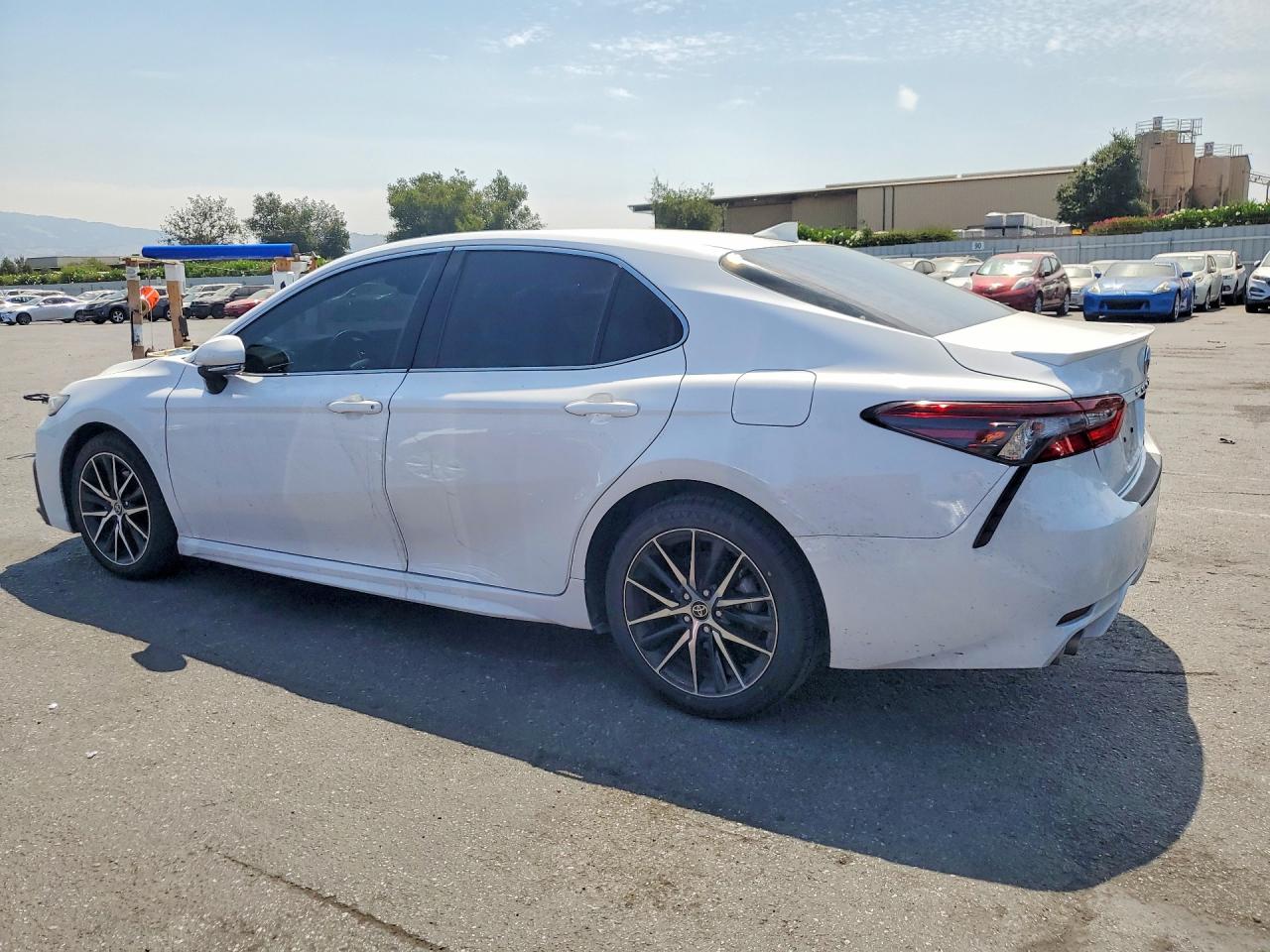 2024 TOYOTA CAMRY HYBRID SE — снимка 2