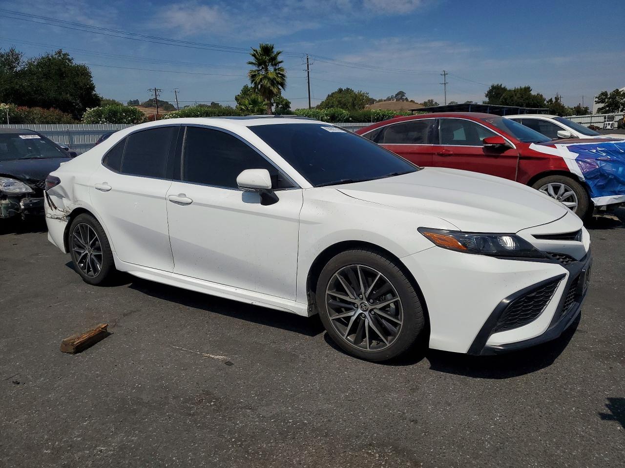 2024 TOYOTA CAMRY HYBRID SE — снимка 4